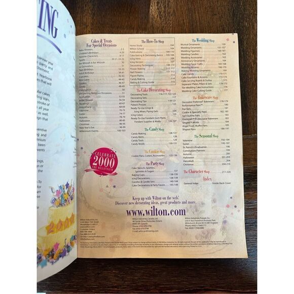 Vintage Wilton cake pan and year 2000 Cake decorating book - Picture 11 of 14